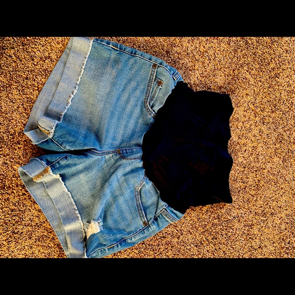 Maternity shorts